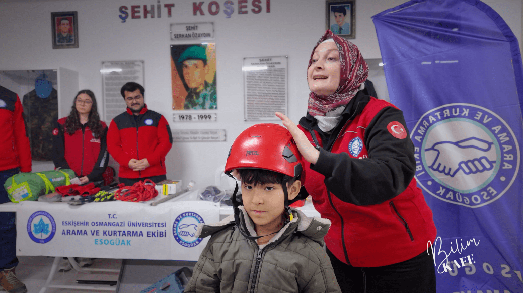 6 Şubat Depremlerinin Yıl Dönümünde ESOGÜ’den İlkokullara Uygulamalı Afet Bilinci Eğitimi